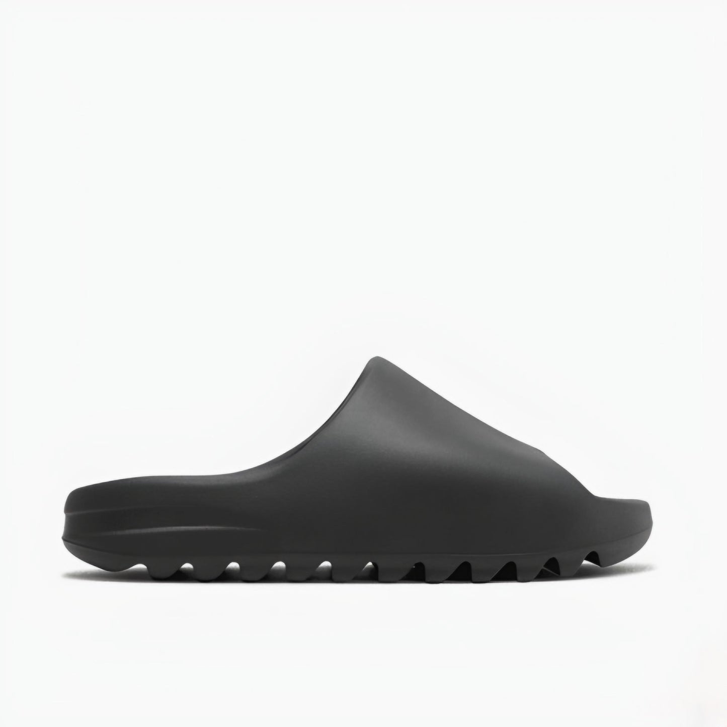 Adidas - Yeezy slide