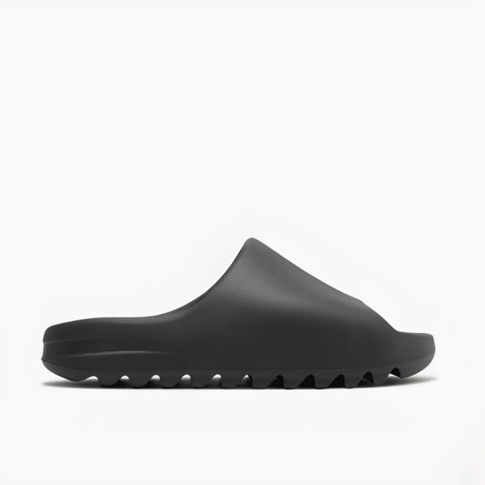 Adidas - Yeezy slide